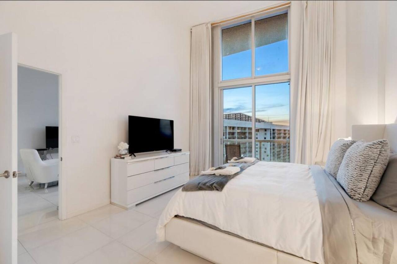 Beautiful One Bedroom Condo 16Ft Ceilings At The W Miami Eksteriør bilde
