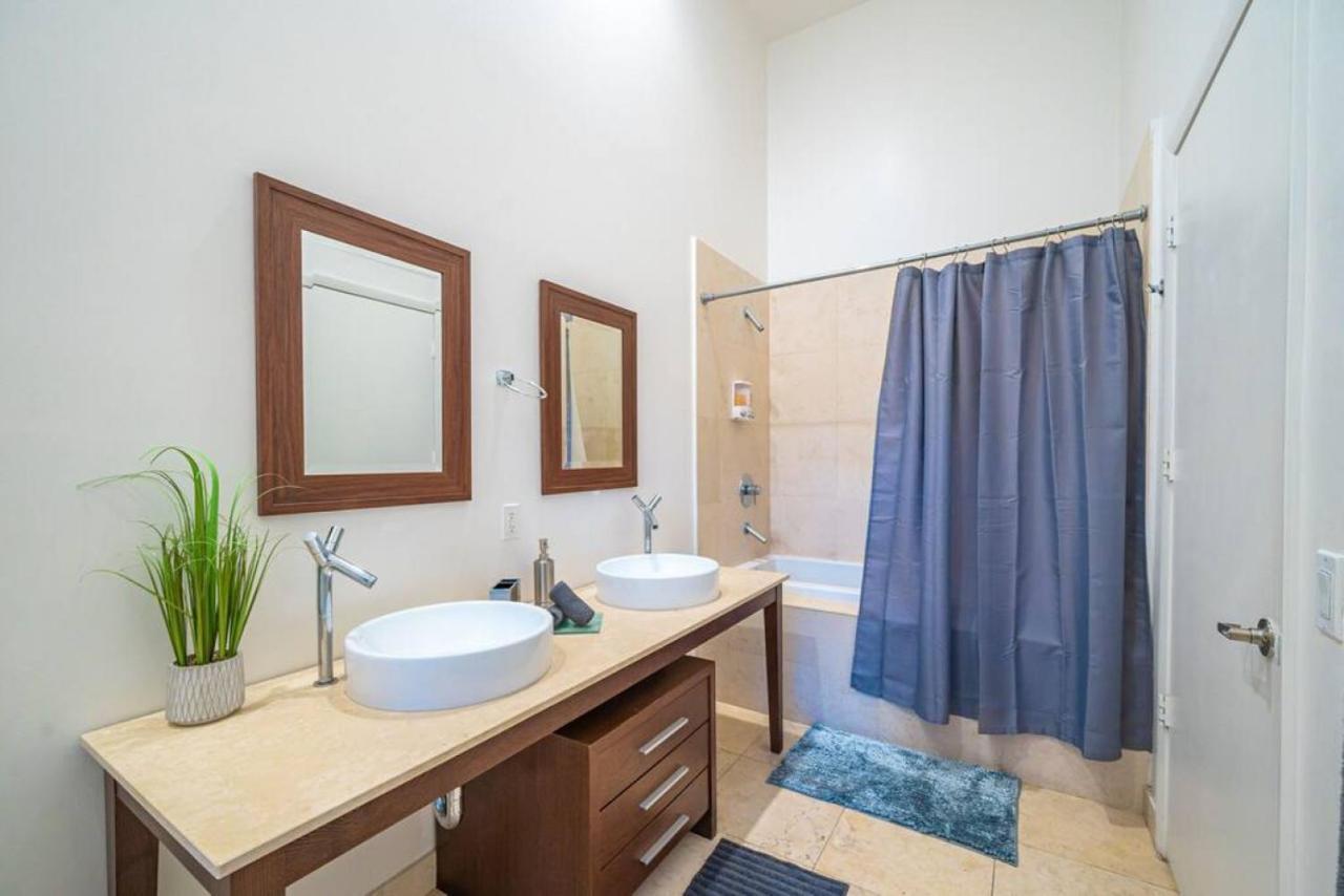Beautiful One Bedroom Condo 16Ft Ceilings At The W Miami Eksteriør bilde